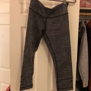 Lululemon crop leggings black and white pattern